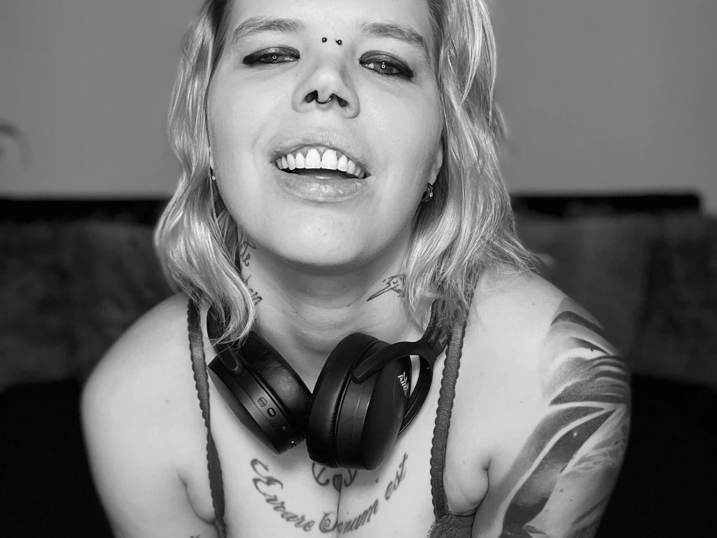 JuliaAvarix